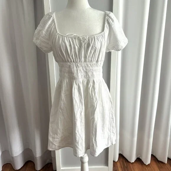 NWOT Aritzia Little Moon 'Kay' White Cotton Puff Sleeve Mini Dress Womens sz L - Picture 2 of 5